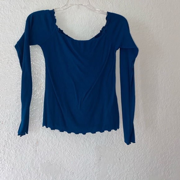 Top - Picture 2 of 2